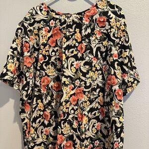 Women’s floral blouse size 22w